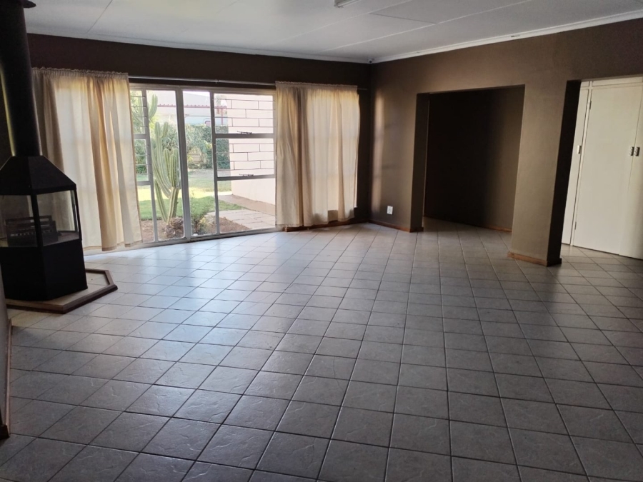 4 Bedroom Property for Sale in La Hoff North West